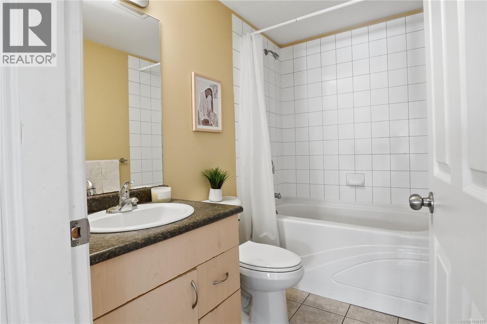 #104 2766 PEATT RD - 31