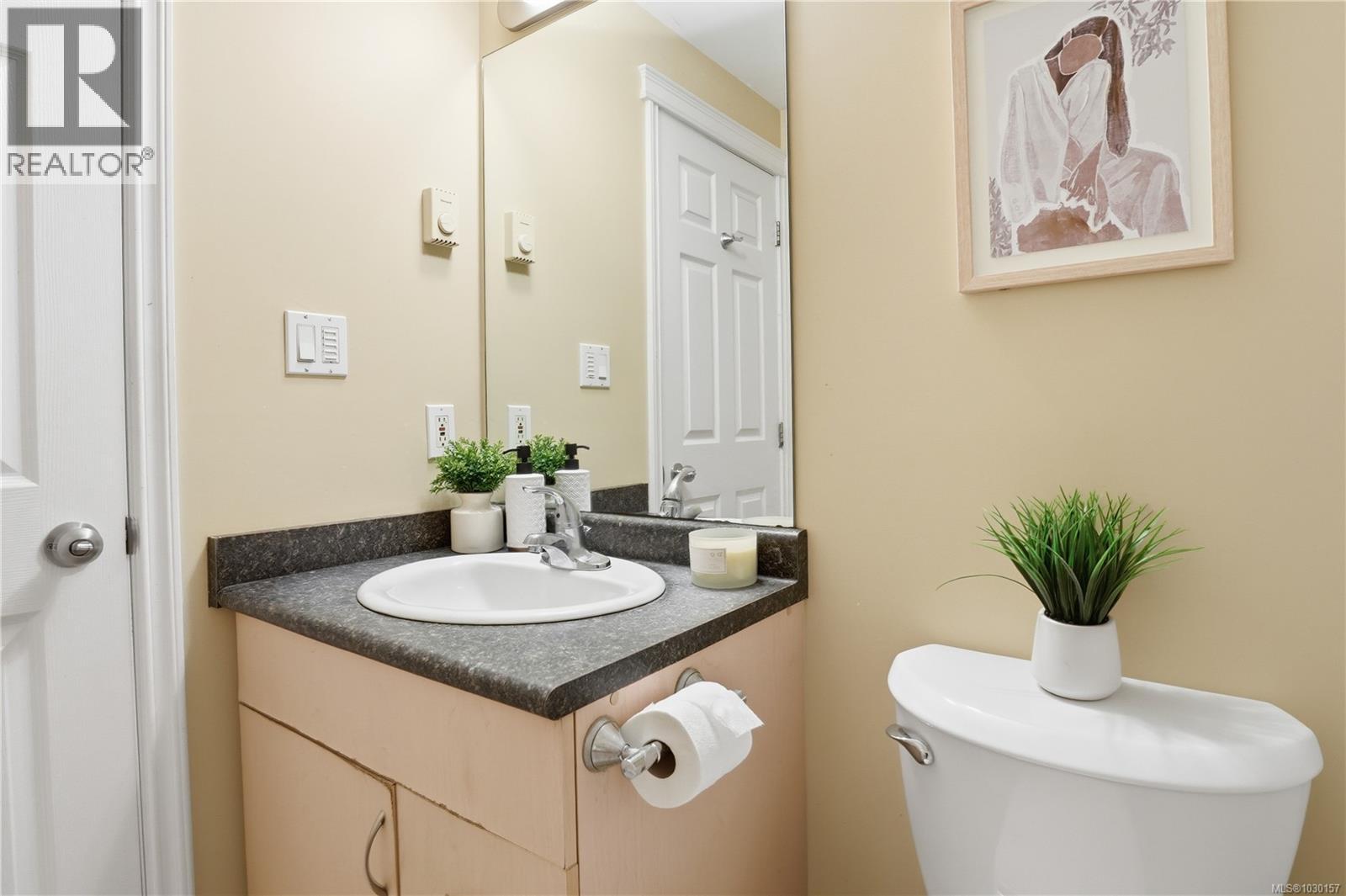 #104 2766 PEATT RD - 32