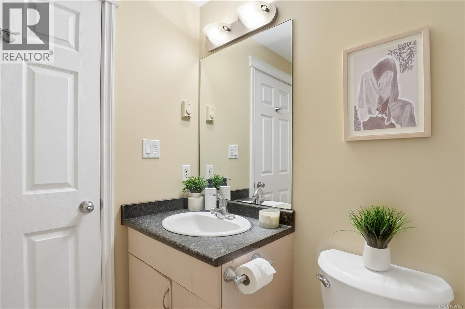 #104 2766 PEATT RD - 34