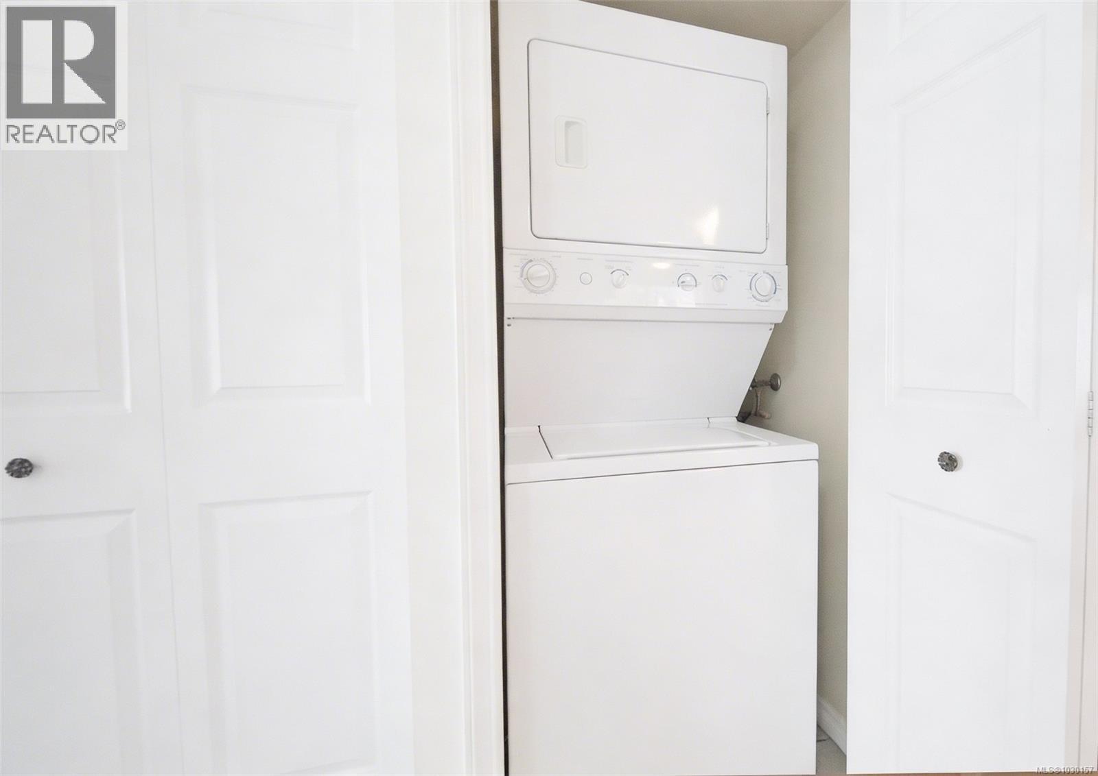 #104 2766 PEATT RD - 35