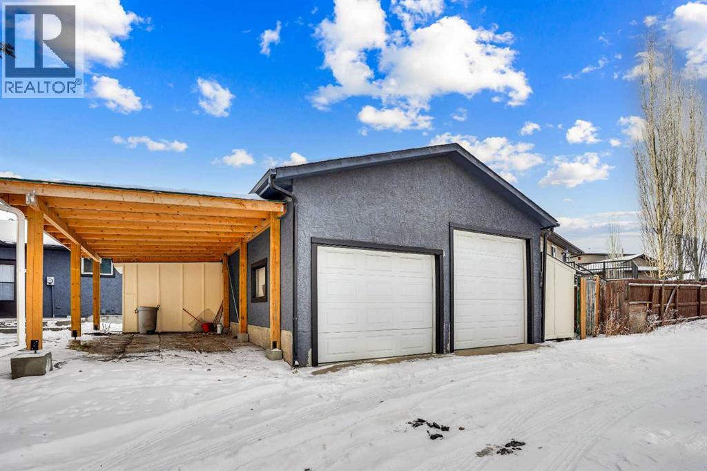 Single Family House Bungalow for Sale in  Templewood Place NE Temple Calgary 