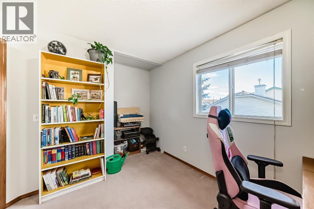 122 Bow Ridge Crescent, Cochrane