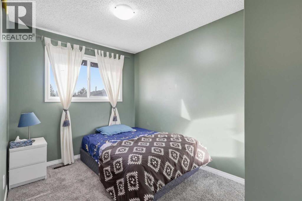 Single Family House for Sale in   temple Drive NE Temple Calgary 