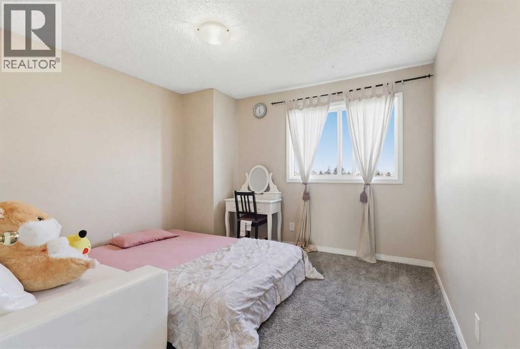 Single Family House for Sale in   temple Drive NE Temple Calgary 