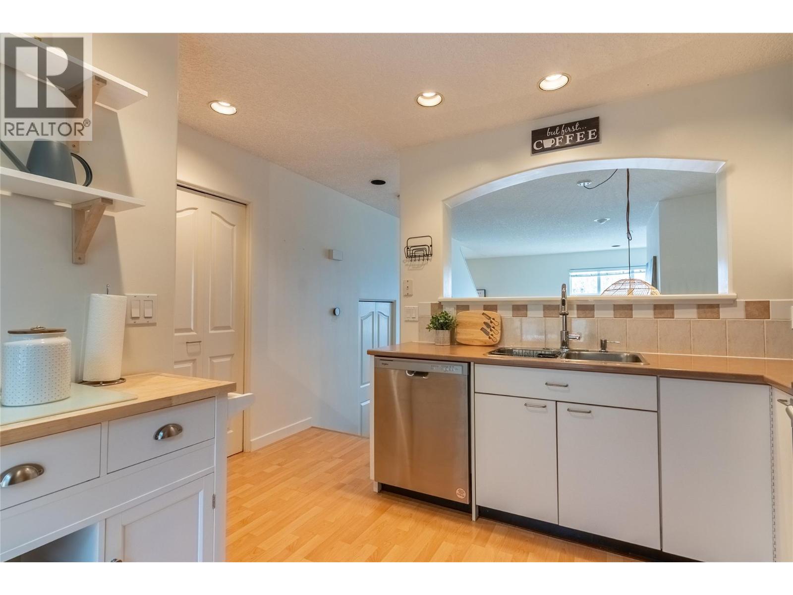 #18 411 ABERDEEN DRIVE - 5