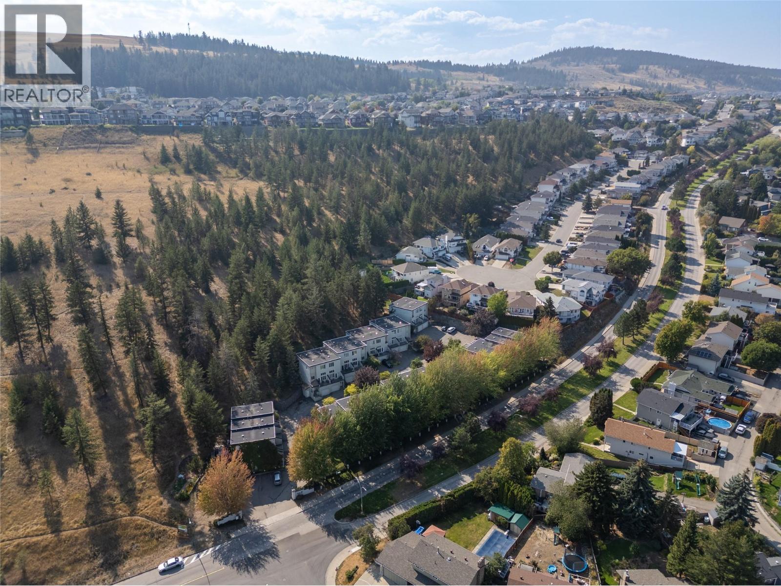 #18 411 ABERDEEN DRIVE - 35