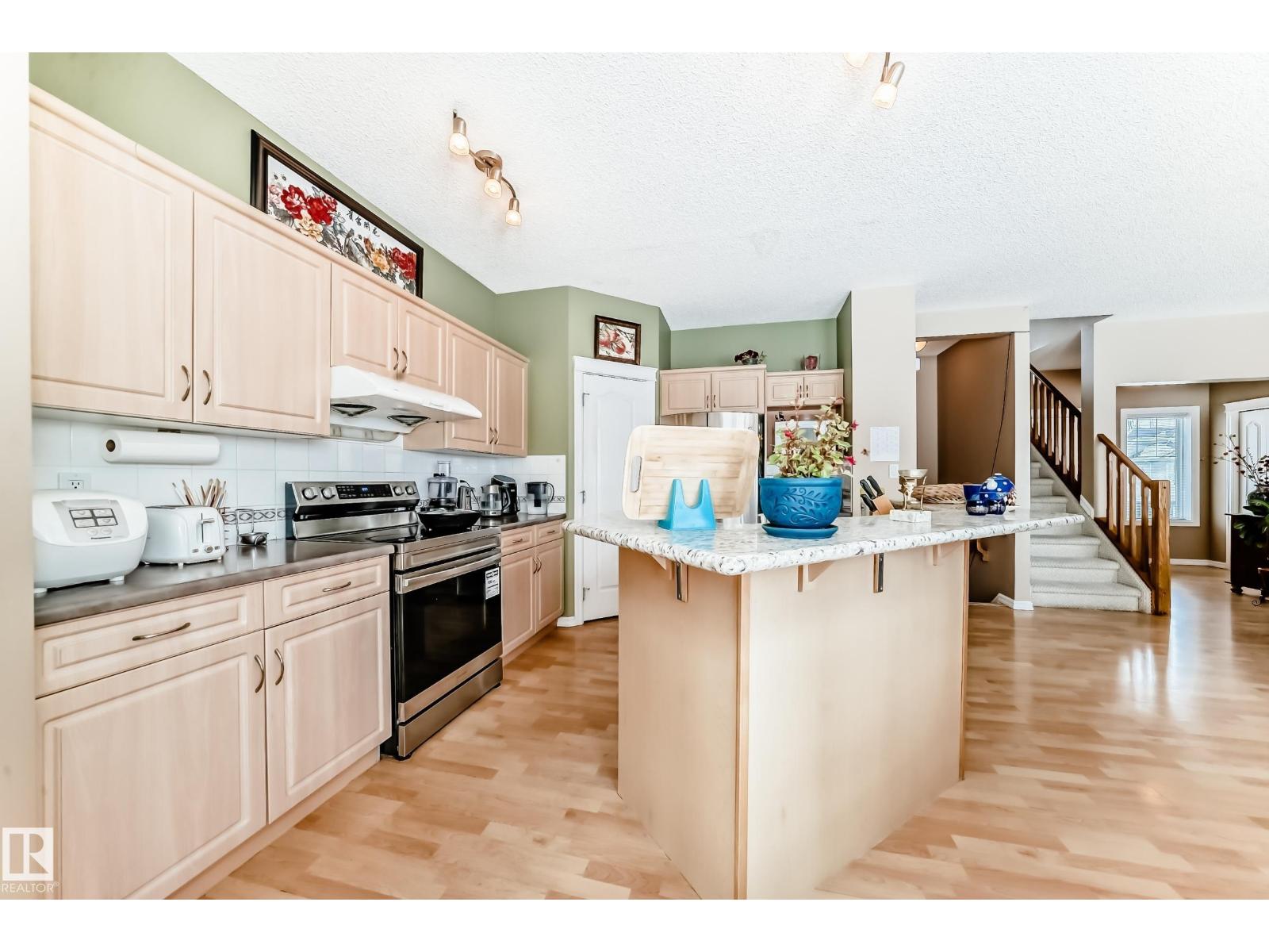 
          4619 151 AV NW
            <br/>
            <span>Edmonton</span>
            , 
            <span>AB</span>
             <span>T5Y3A1</span>
         - Photo 49