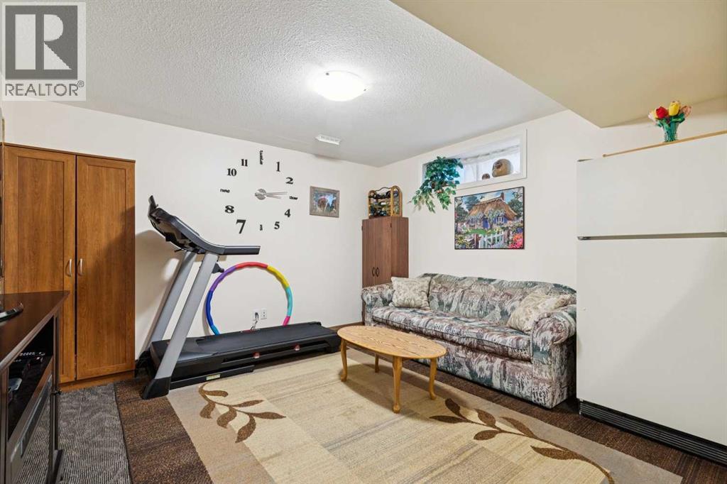 Single Family House for Sale in  Somervale Close SW Somerset Calgary 