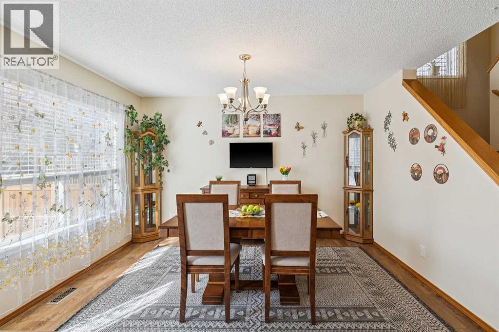 Single Family House for Sale in  Somervale Close SW Somerset Calgary 