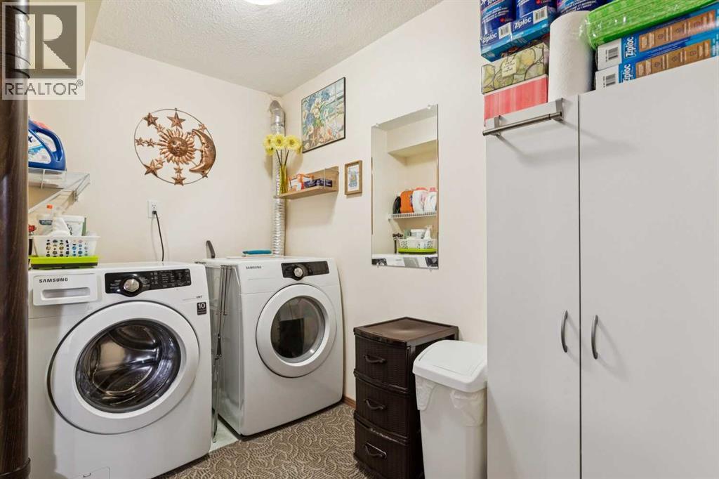 Single Family House for Sale in  Somervale Close SW Somerset Calgary 