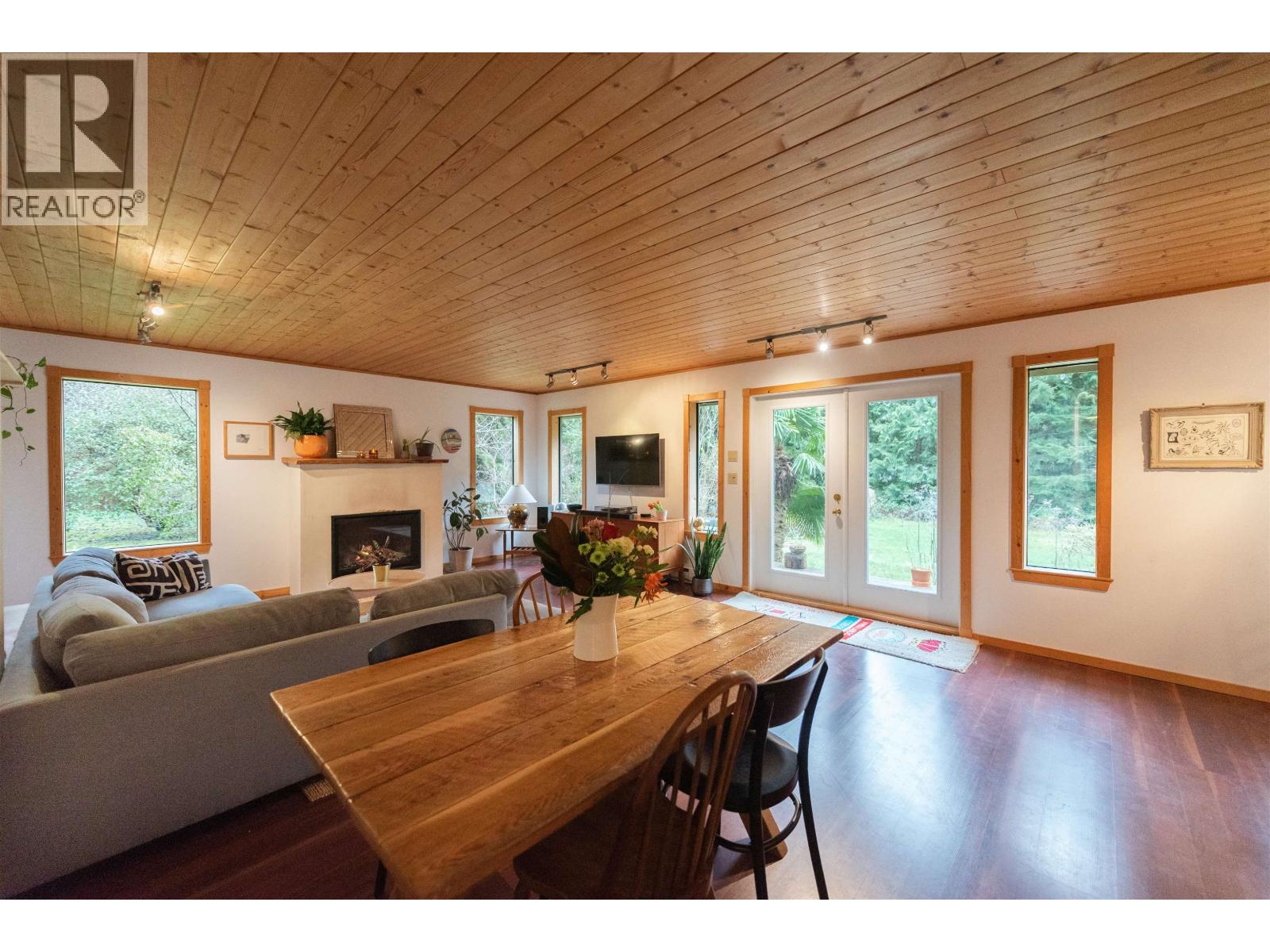 1479 PARK AVENUE, Roberts Creek