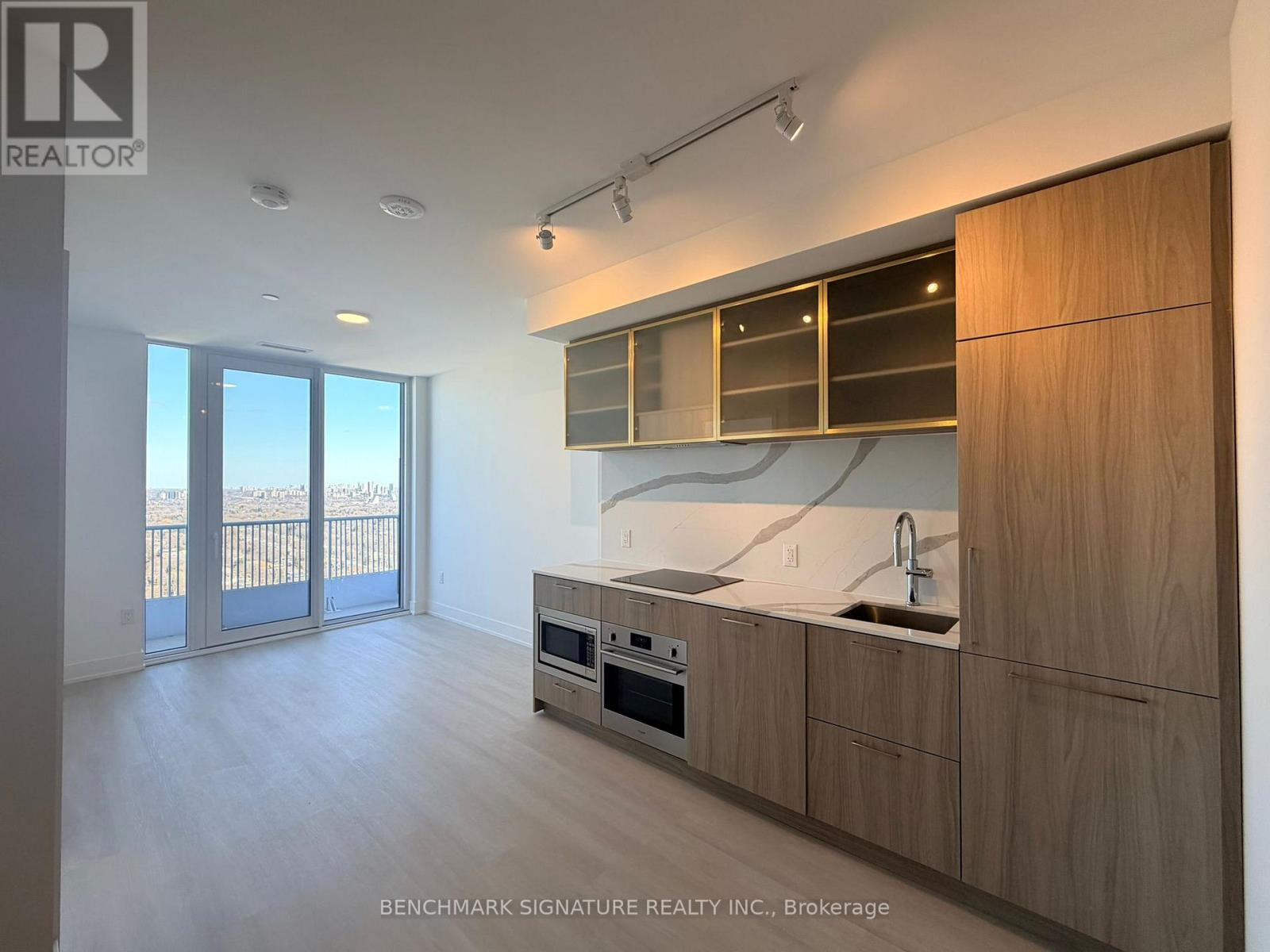 3509 - 36 OLIVE AVENUE