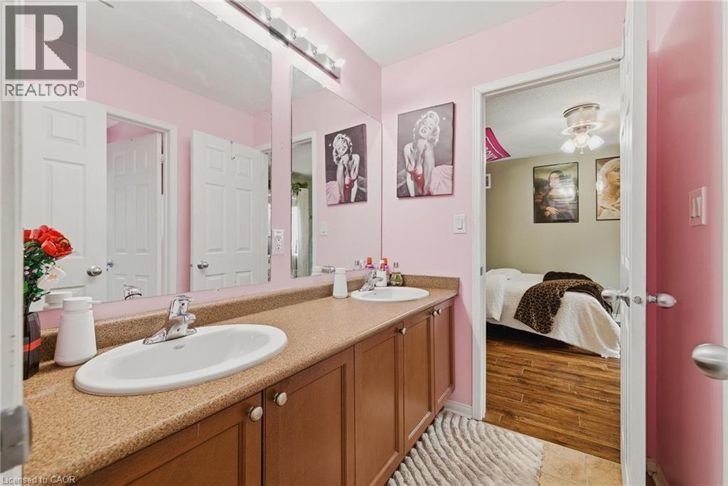 29 HANSFORD Drive - 33