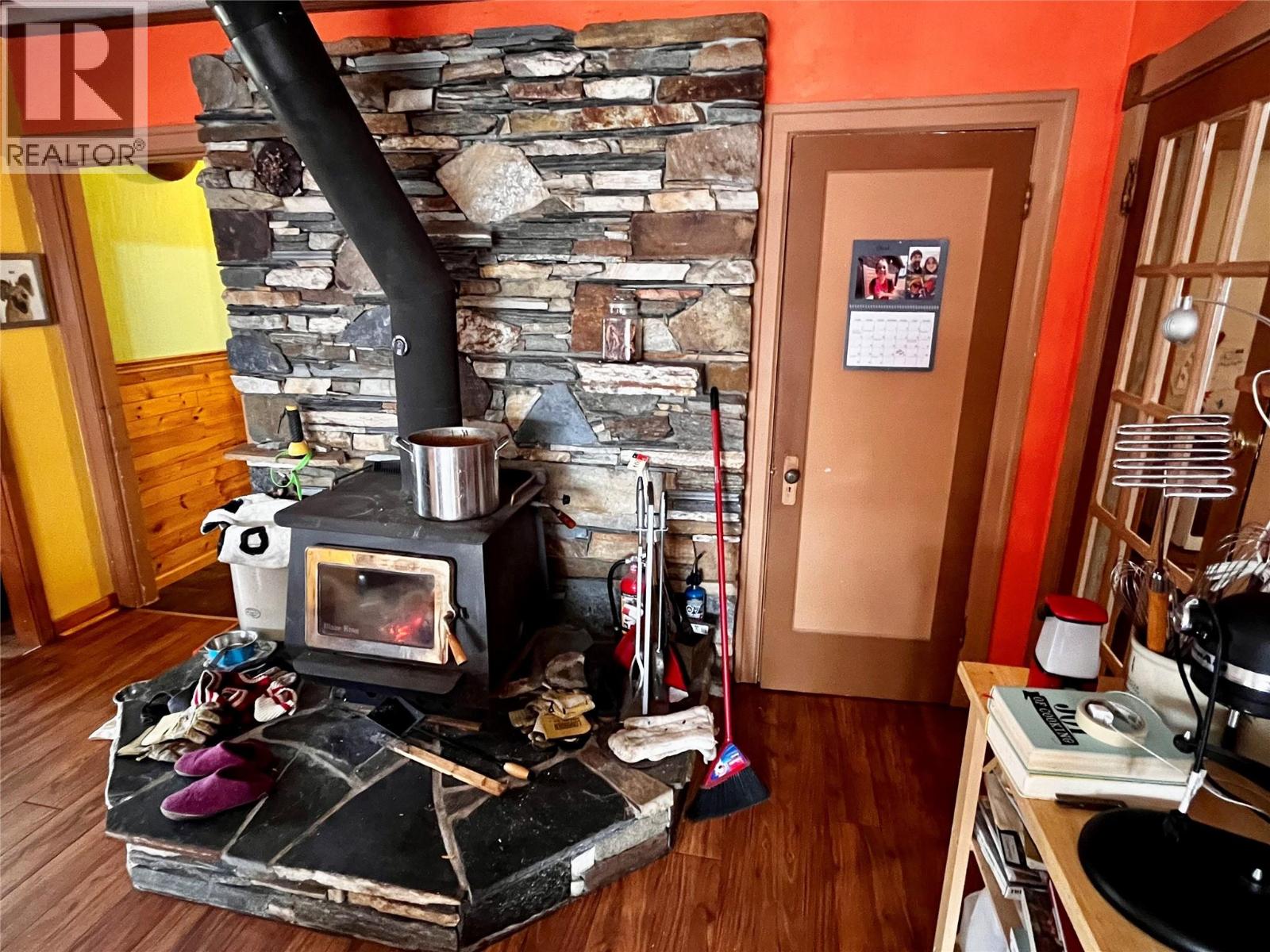 203 4th Avenue NW, Nakusp