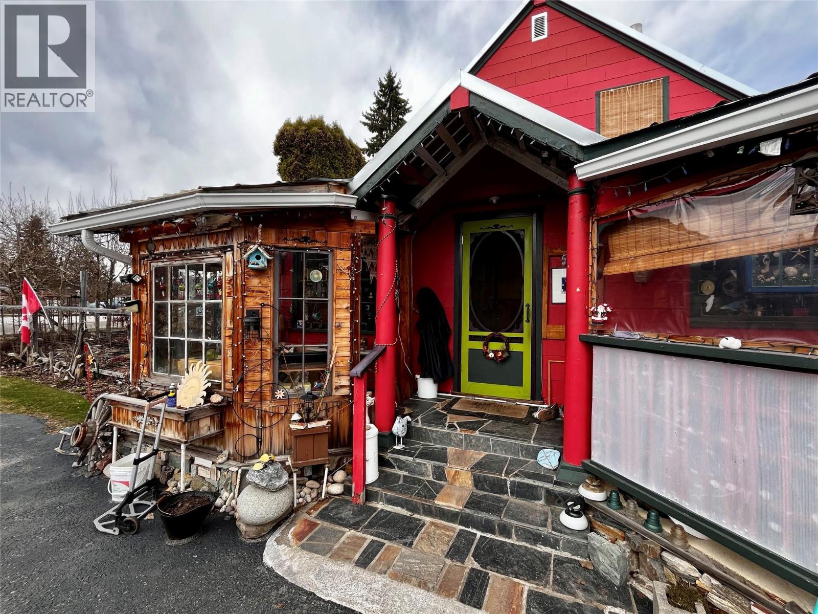 203 4th Avenue NW, Nakusp