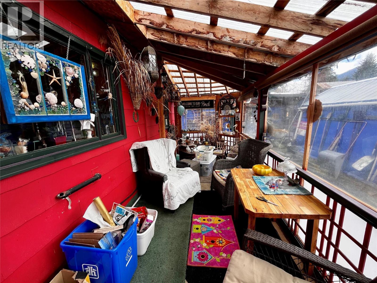 203 4th Avenue NW, Nakusp