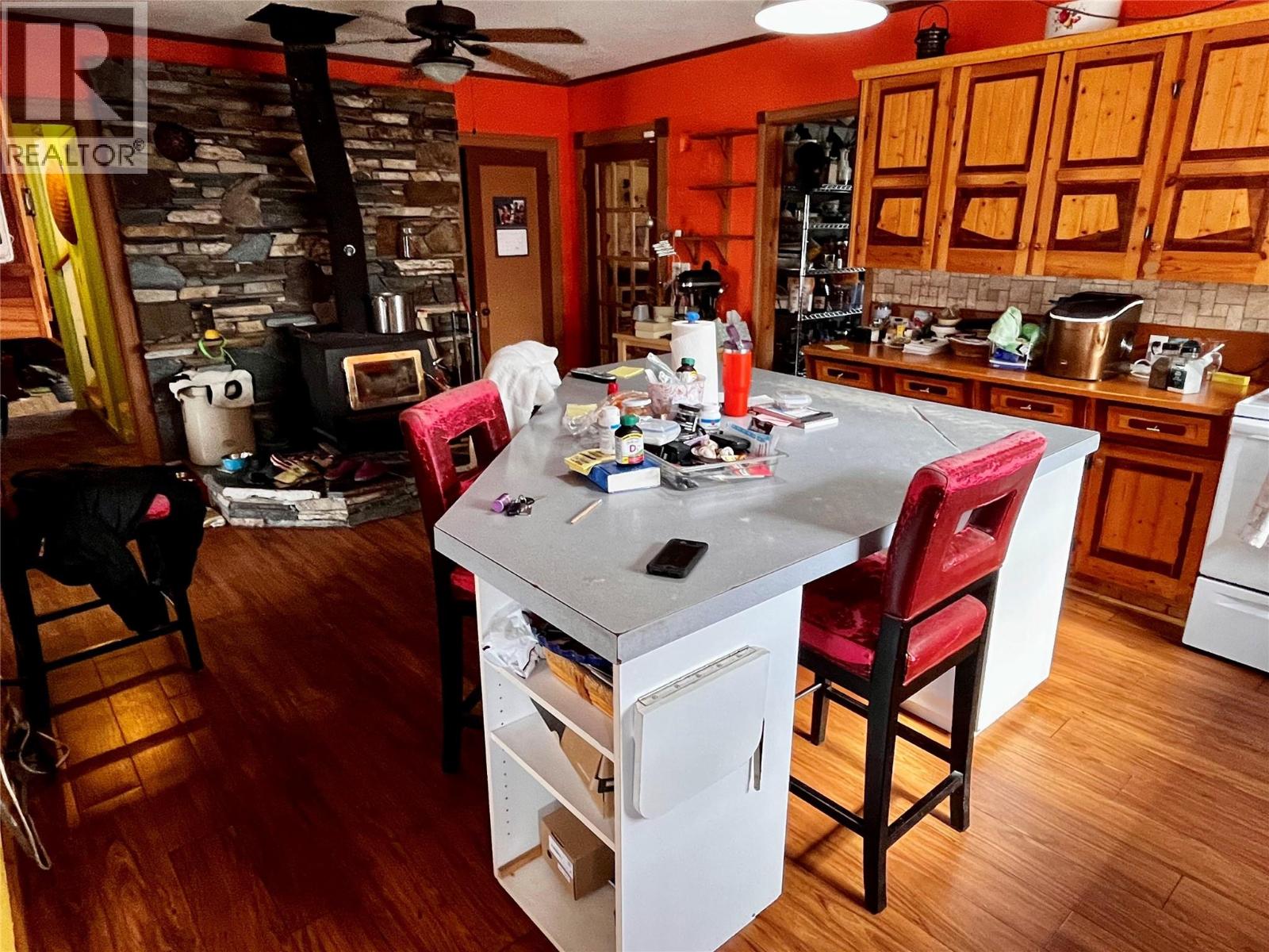 203 4th Avenue NW, Nakusp