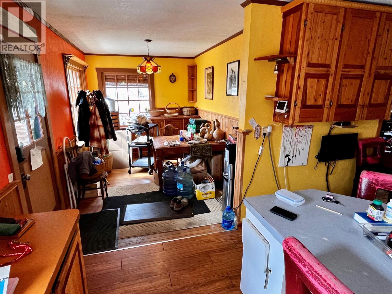 203 4th Avenue NW, Nakusp