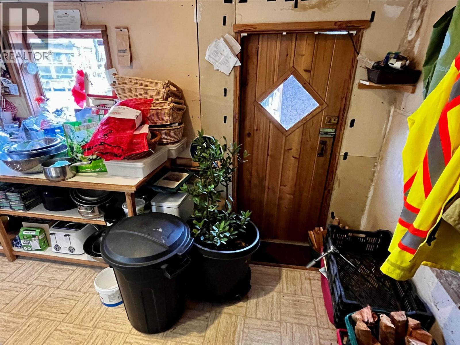 203 4th Avenue NW, Nakusp