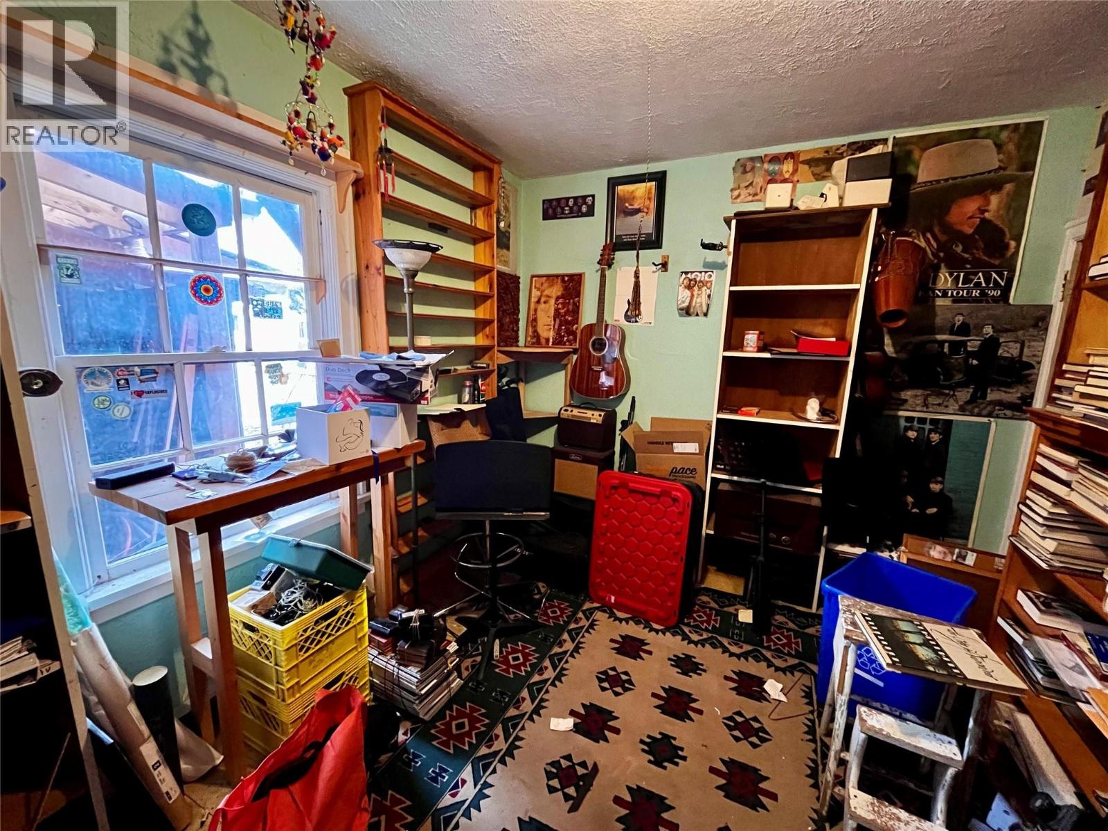 203 4th Avenue NW, Nakusp