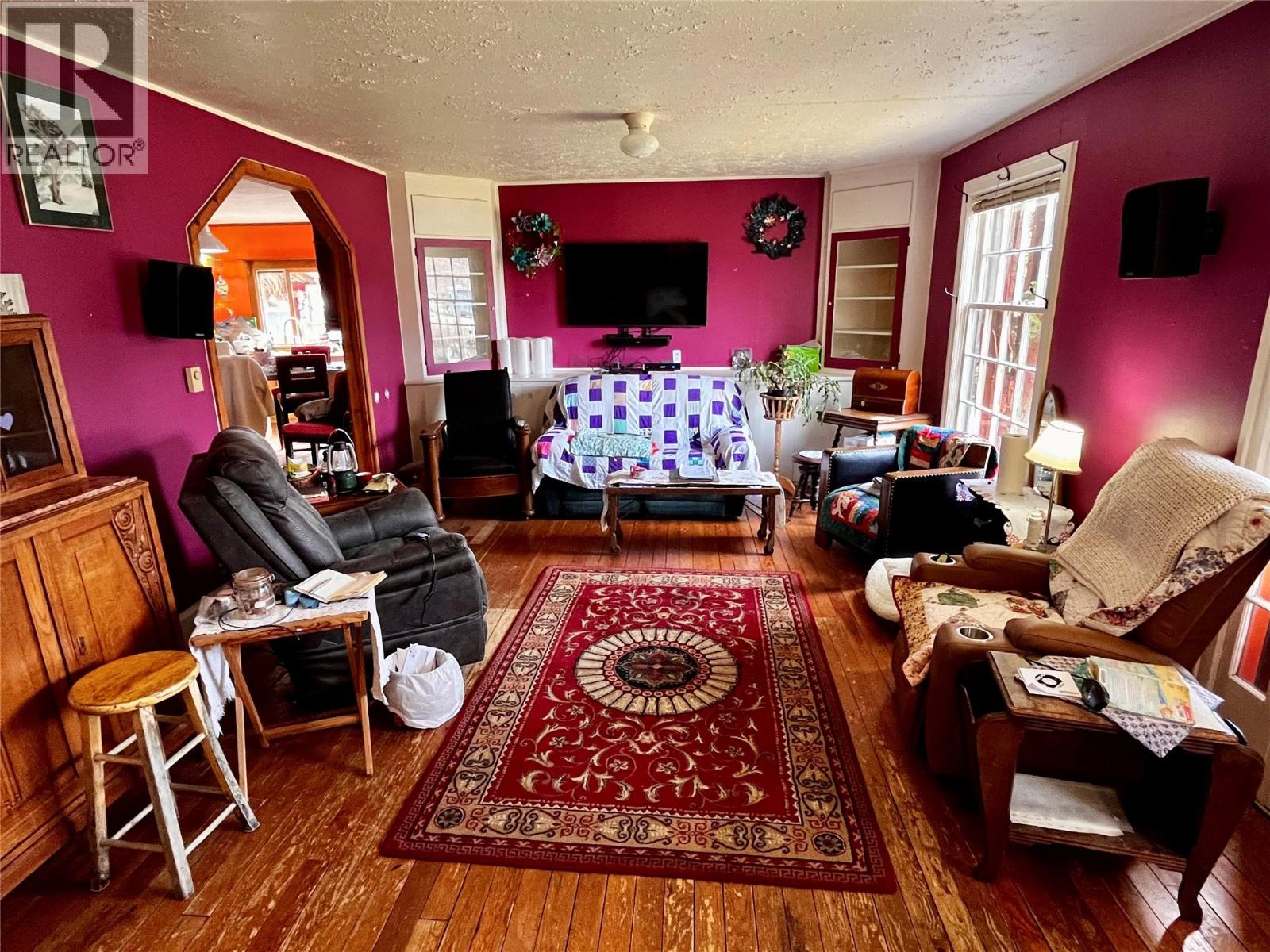 203 4th Avenue NW, Nakusp