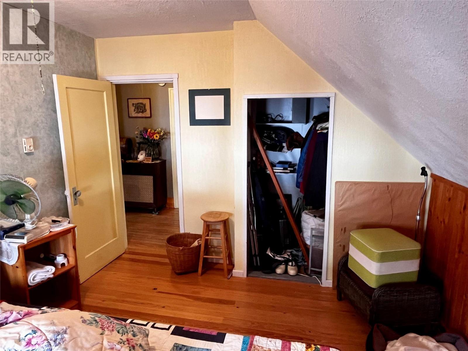 203 4th Avenue NW, Nakusp