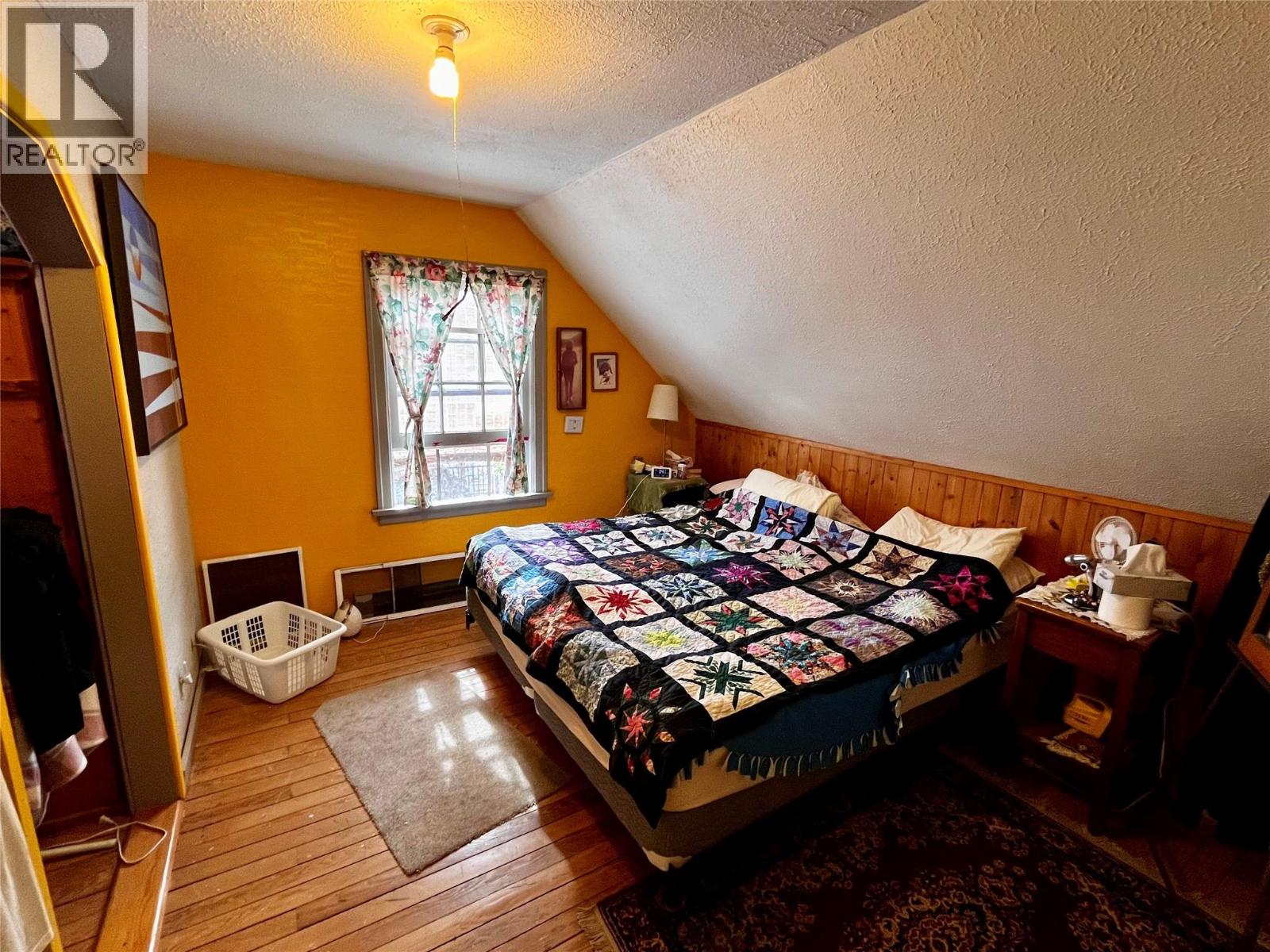 203 4th Avenue NW, Nakusp