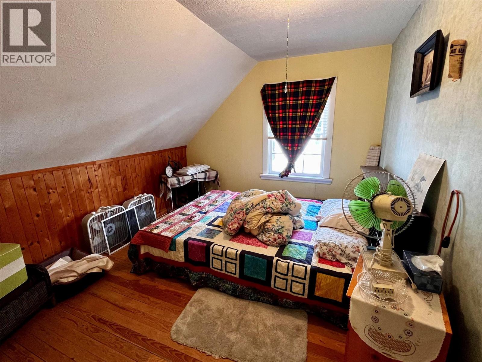 203 4th Avenue NW, Nakusp