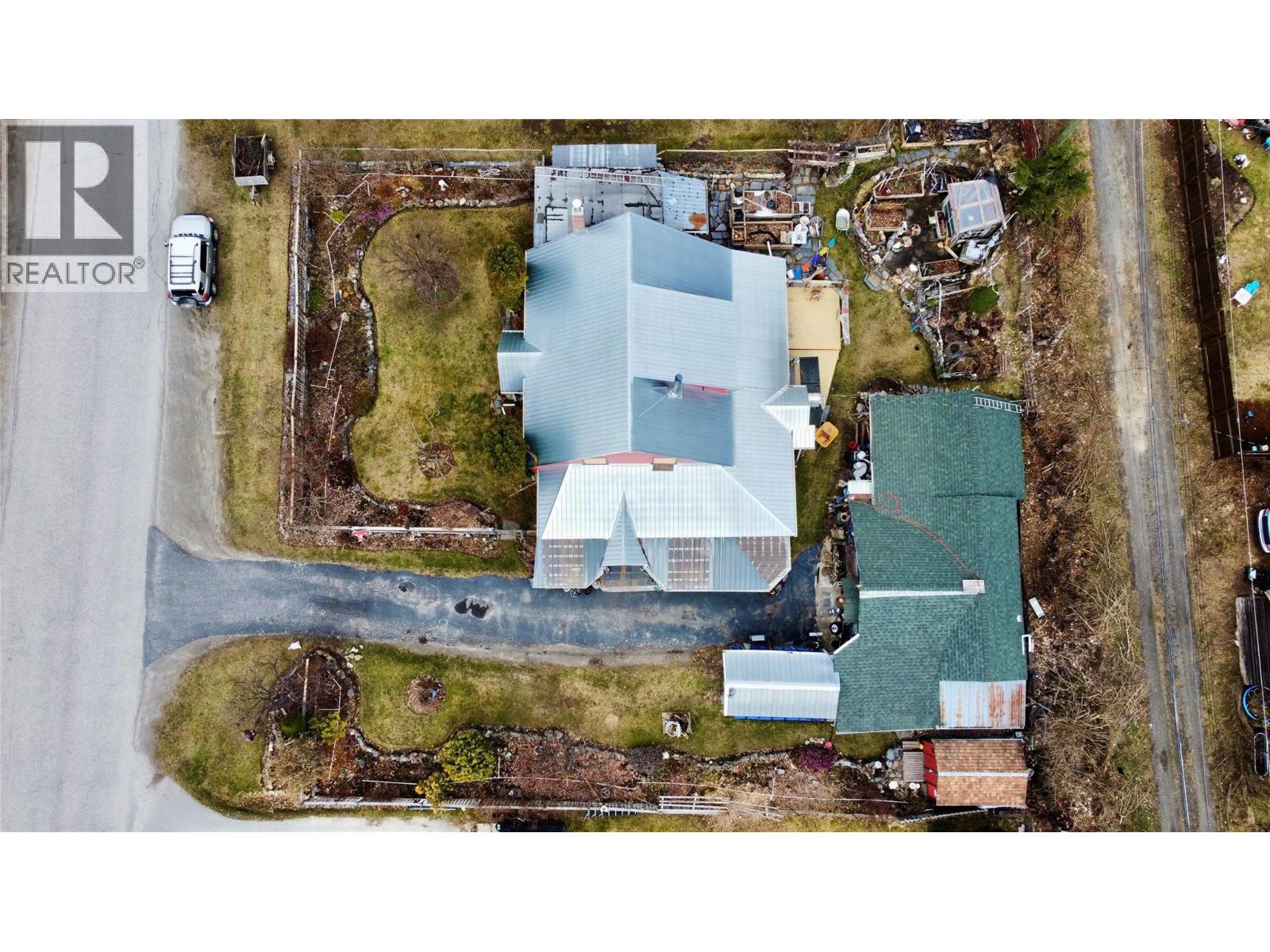 203 4th Avenue NW, Nakusp