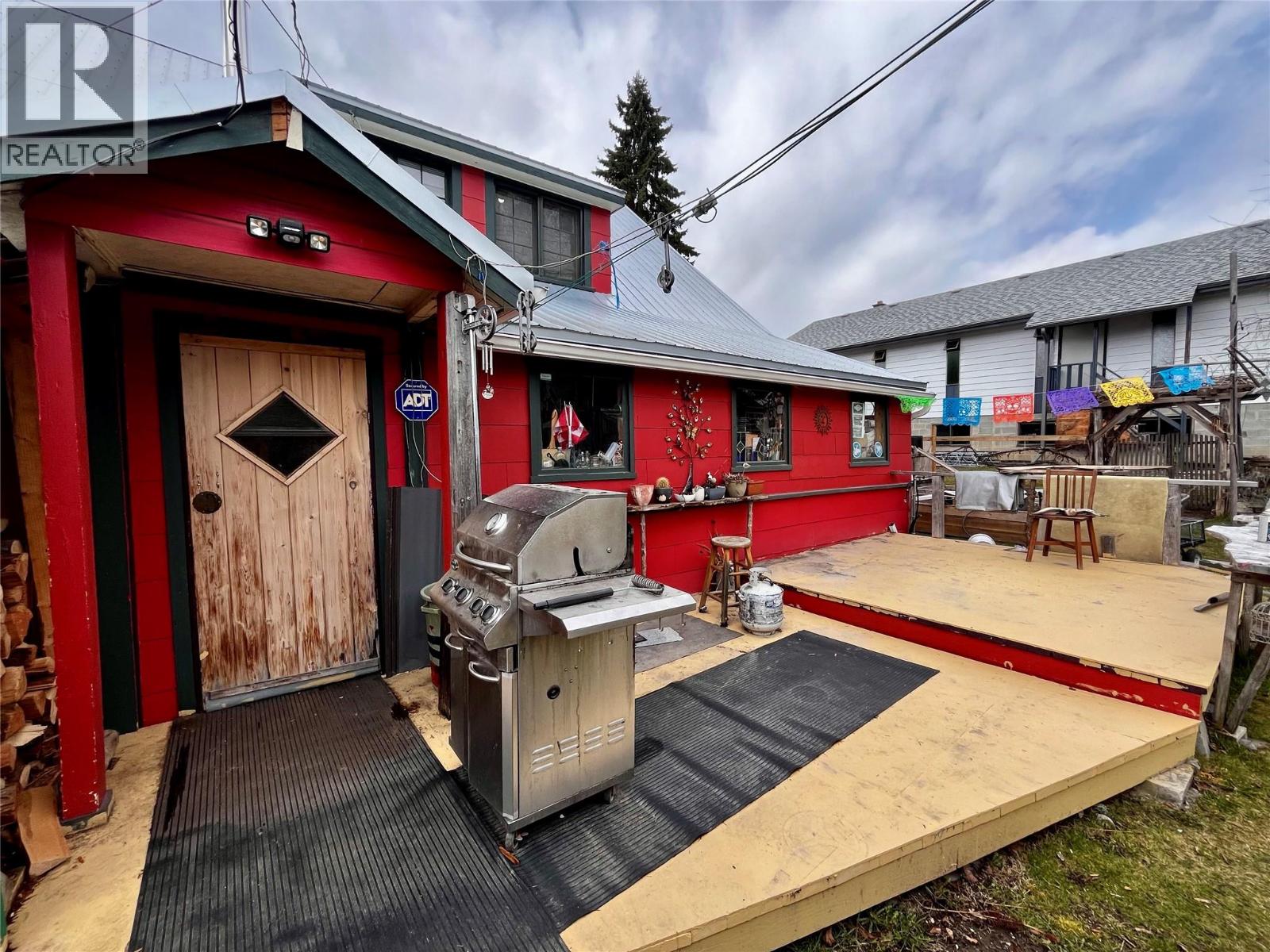 203 4th Avenue NW, Nakusp