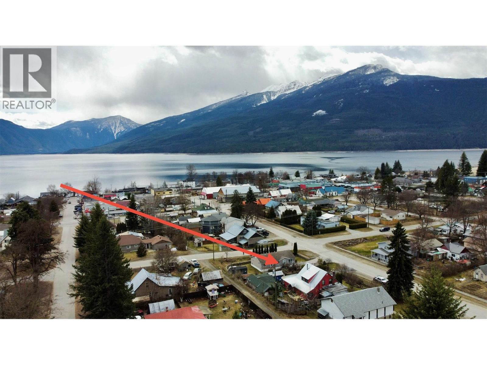 203 4th Avenue NW, Nakusp