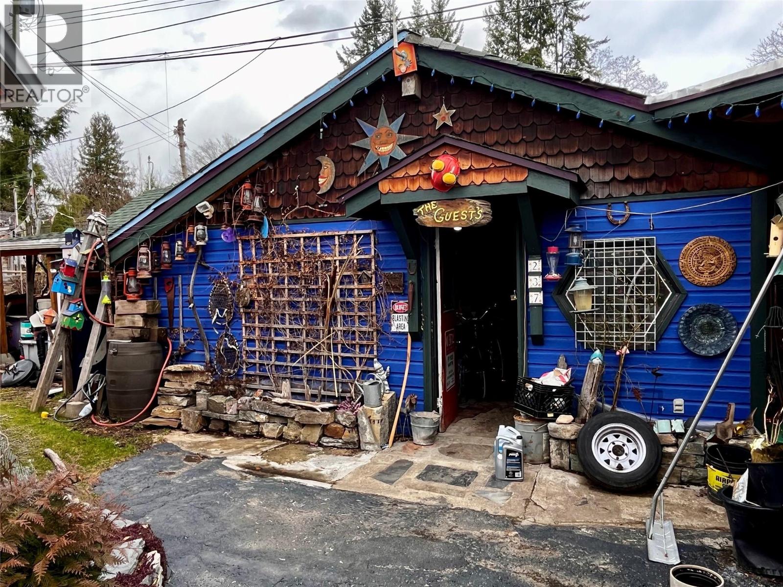 203 4th Avenue NW, Nakusp