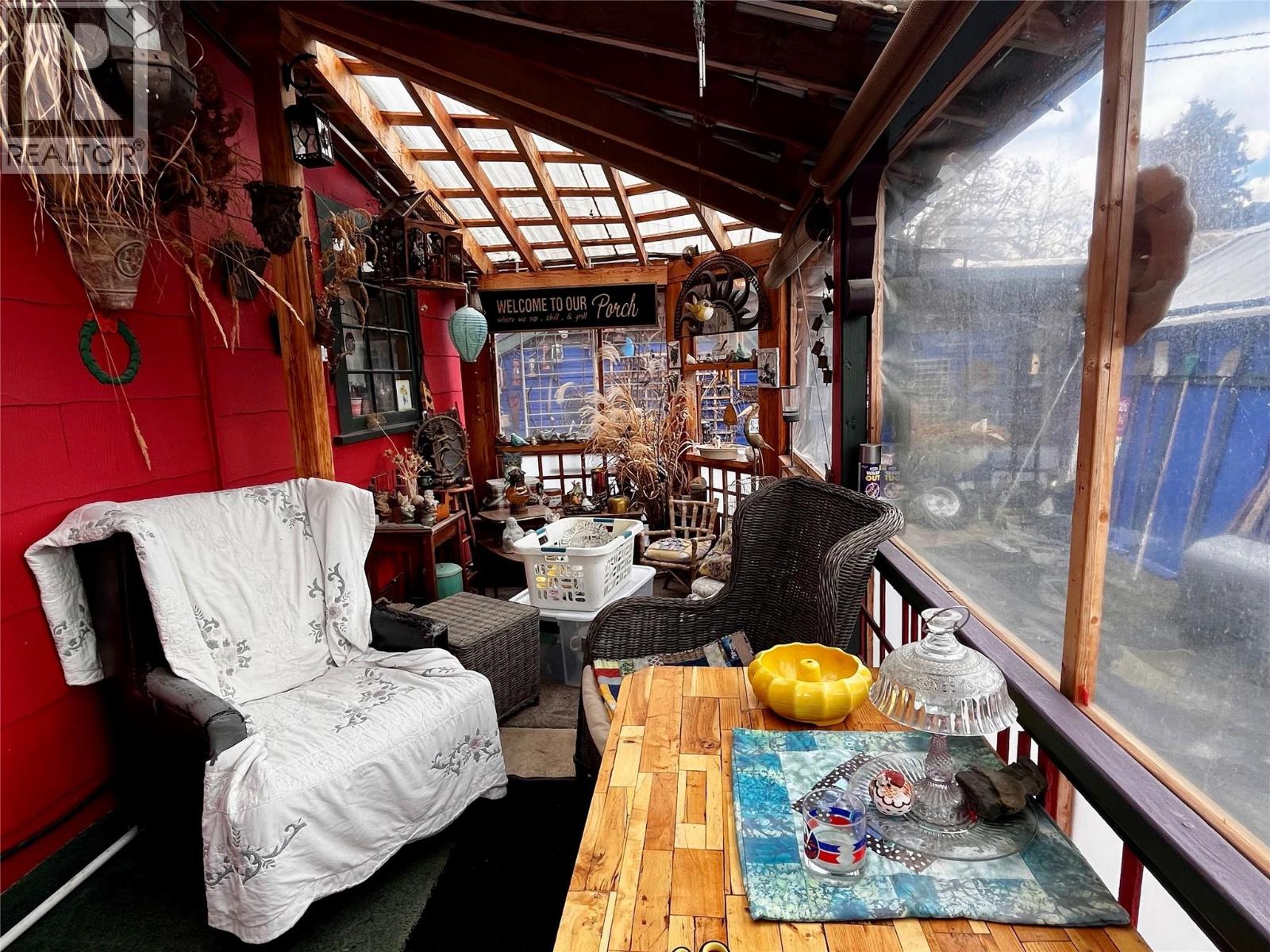 203 4th Avenue NW, Nakusp