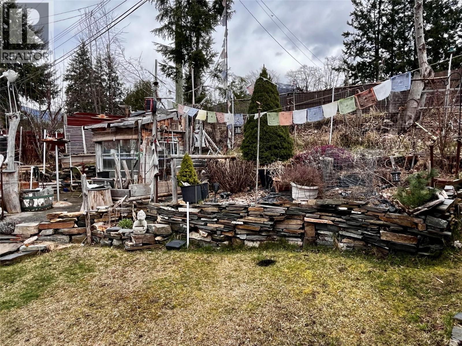 203 4th Avenue NW, Nakusp