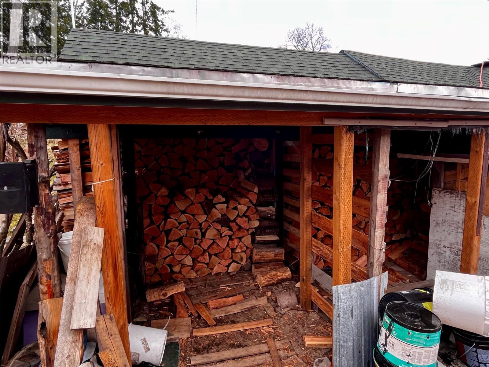 203 4th Avenue NW, Nakusp