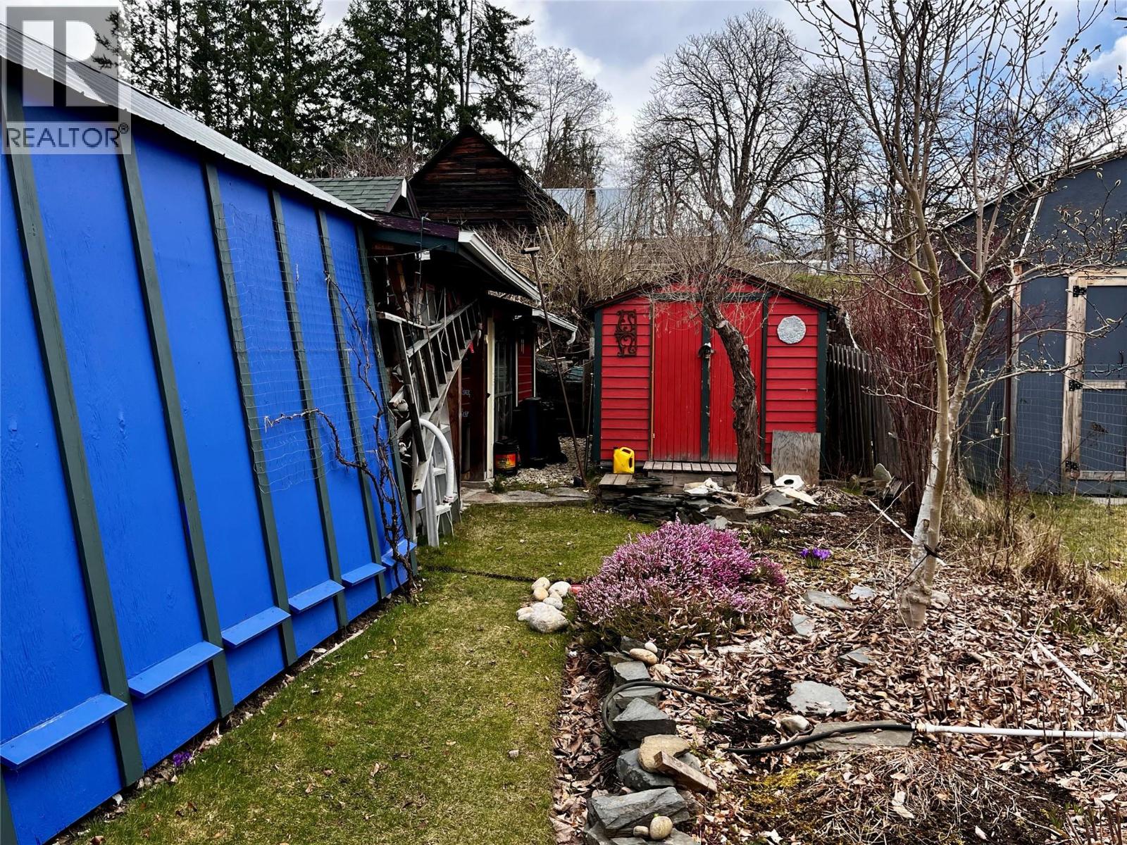 203 4th Avenue NW, Nakusp