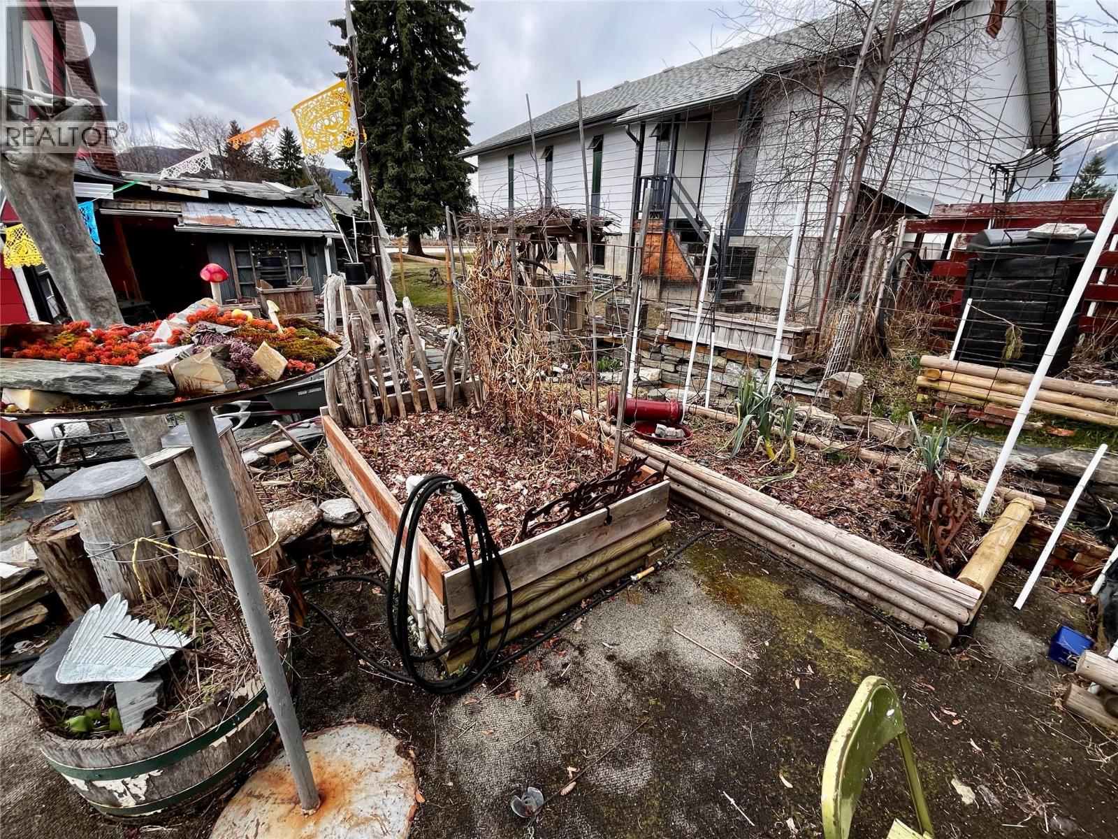 203 4th Avenue NW, Nakusp