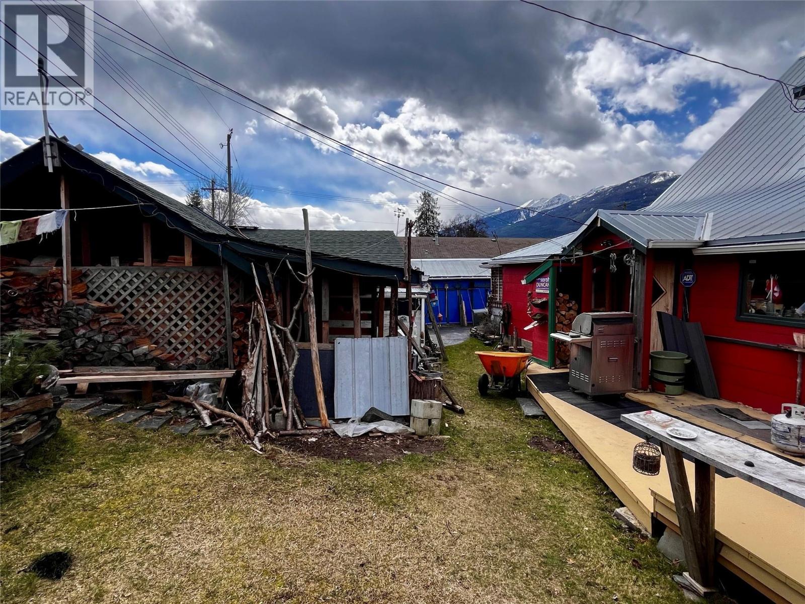 203 4th Avenue NW, Nakusp