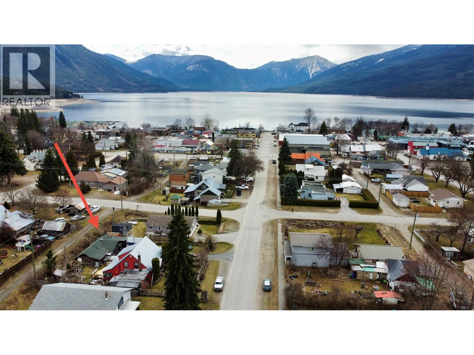 203 4th Avenue NW, Nakusp