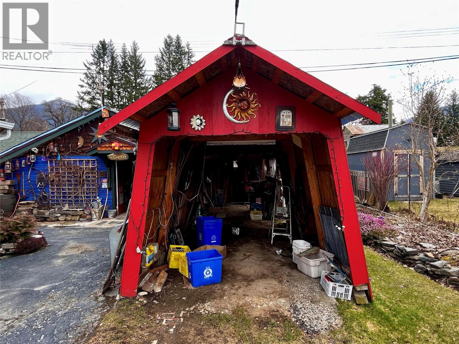 203 4th Avenue NW, Nakusp