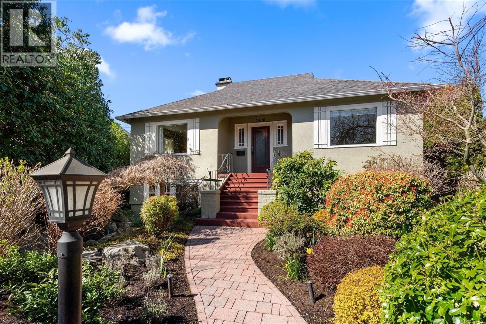  2438 Lincoln Road, Oak Bay