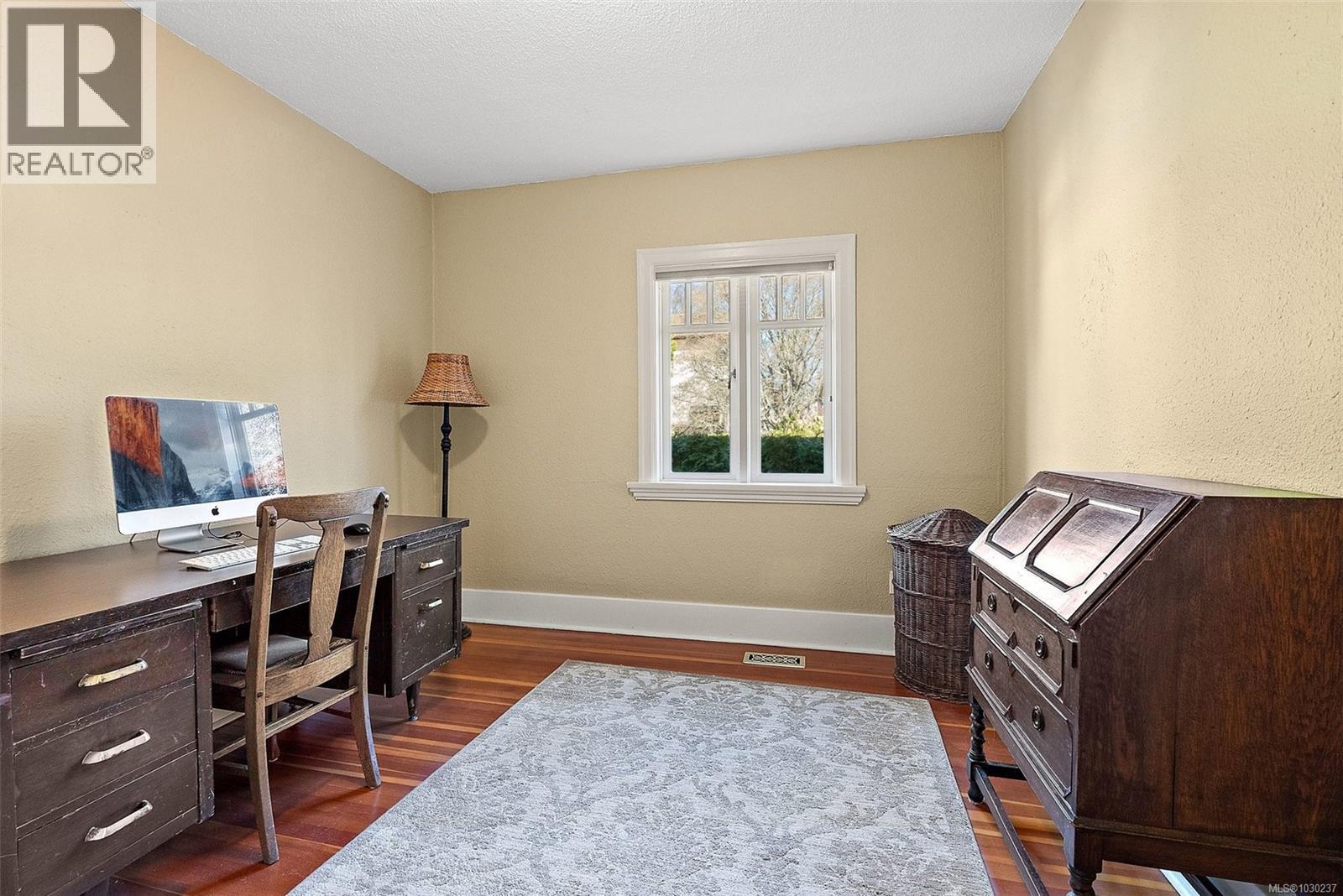  2438 Lincoln Road, Oak Bay