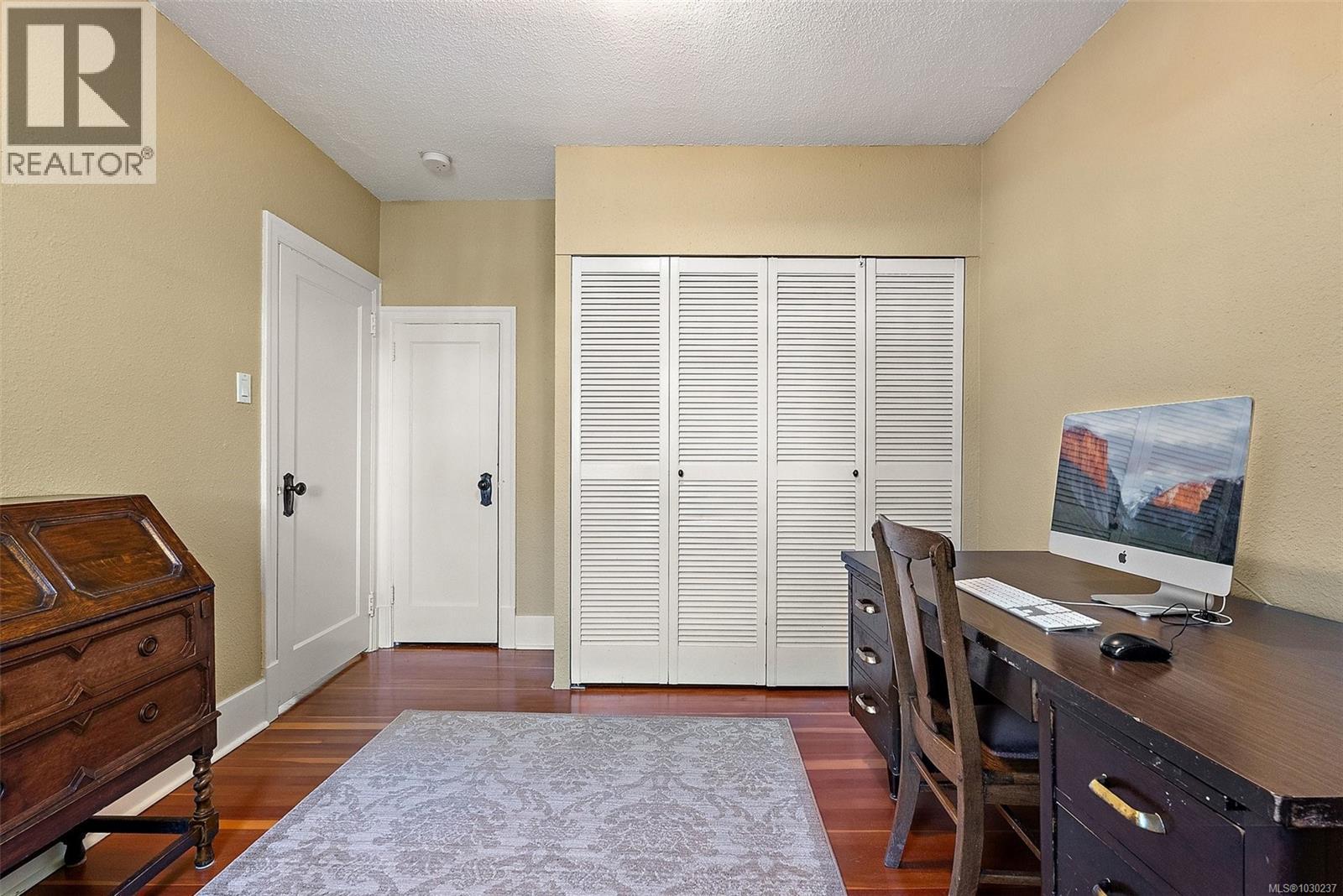  2438 Lincoln Road, Oak Bay