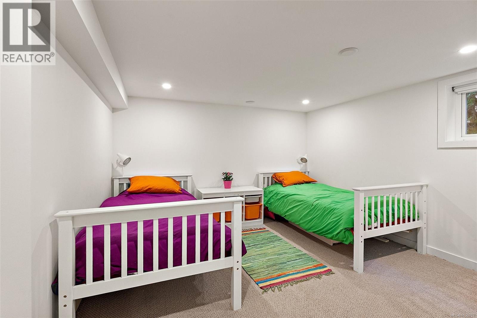  2438 Lincoln Road, Oak Bay