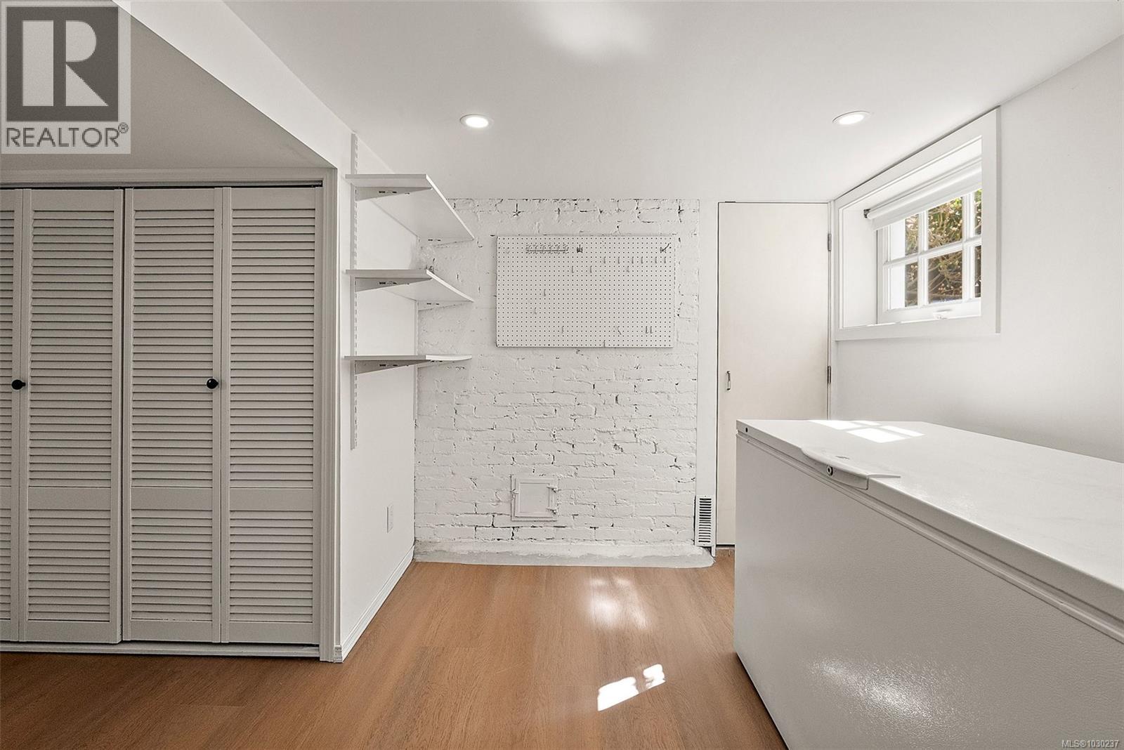  2438 Lincoln Road, Oak Bay