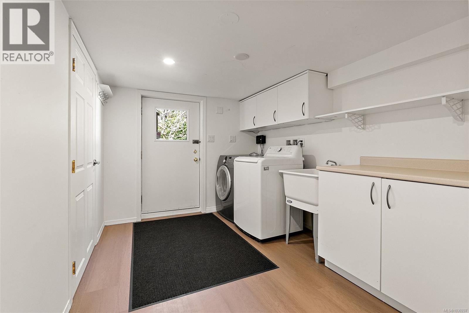  2438 Lincoln Road, Oak Bay