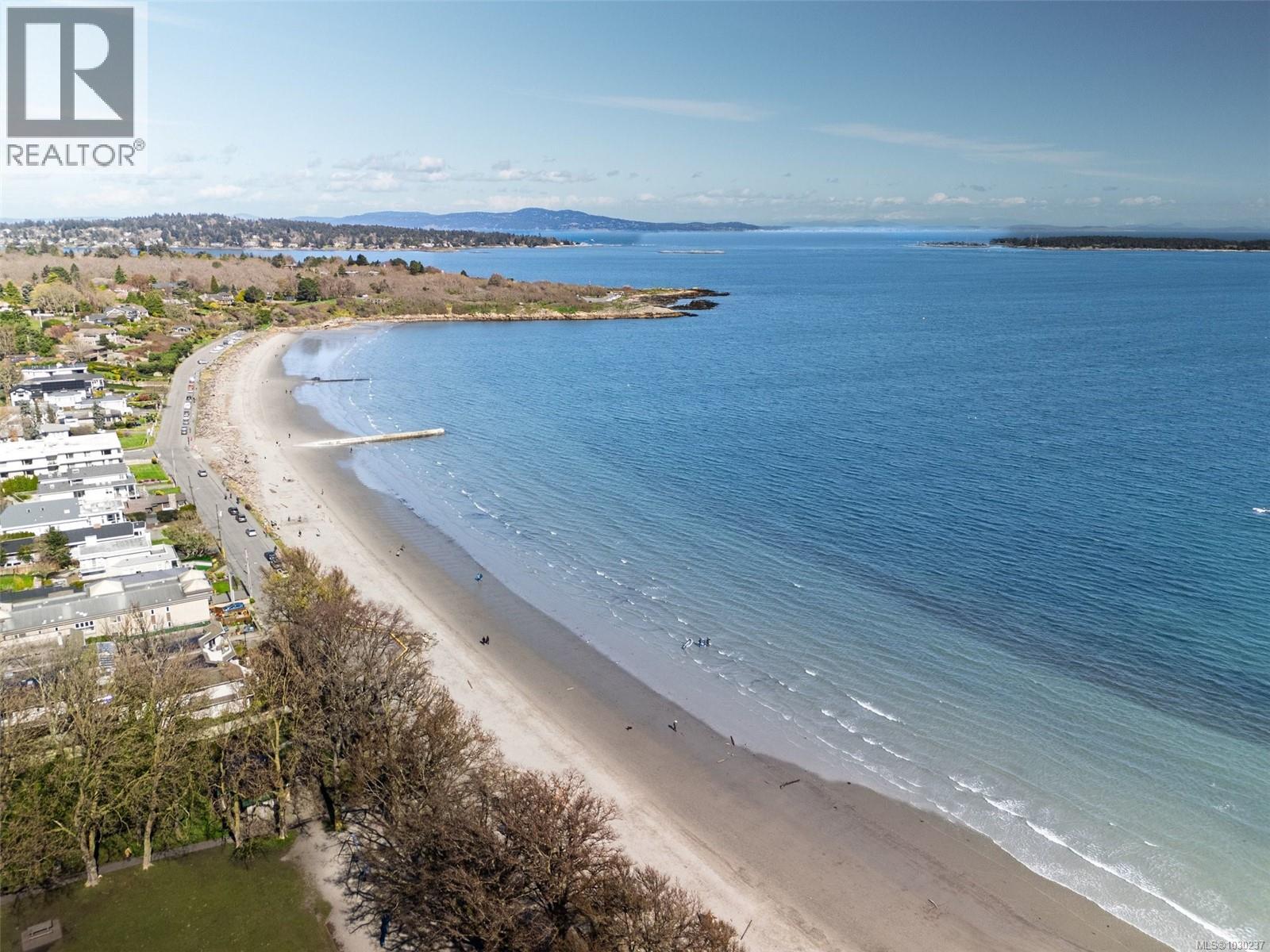  2438 Lincoln Road, Oak Bay