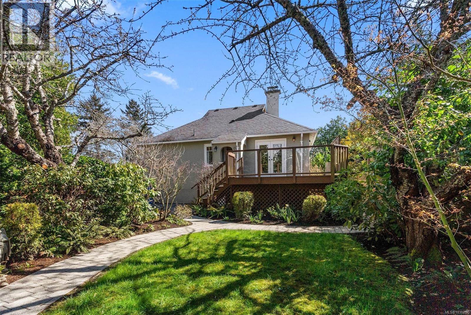  2438 Lincoln Road, Oak Bay