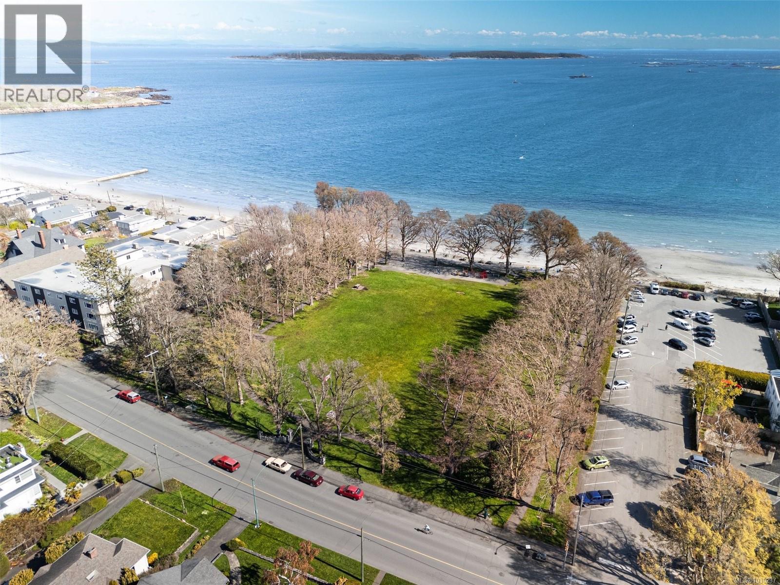  2438 Lincoln Road, Oak Bay