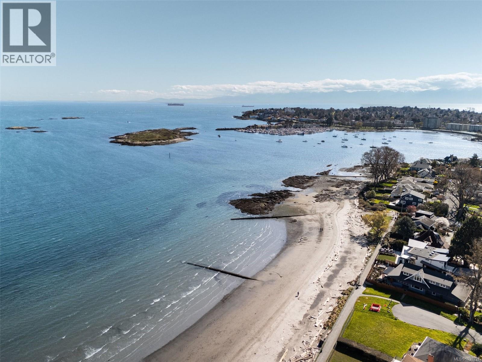  2438 Lincoln Road, Oak Bay